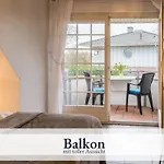 Blumenvilla 5 Mit Kueche, Balkon, Sauna Und Garten * シュネーヴァーディンゲン
